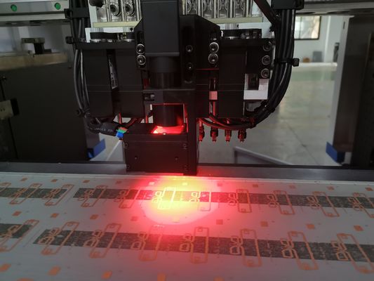 0201の部品のための高精度LEDの球根の一突きそして場所機械80000CPH