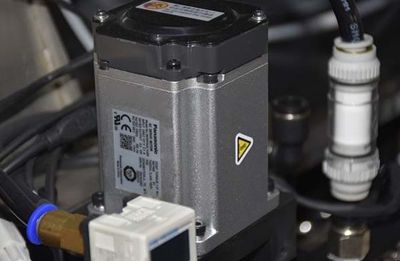 多機能のフル オートマチックの高精度な一突きおよび場所機械