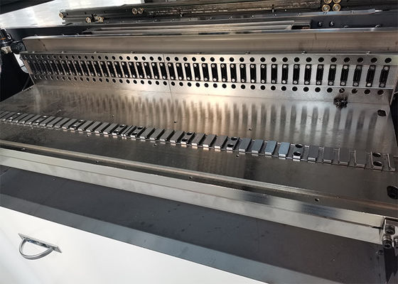 AC 380V 40000CPH 10は32送り装置の場所LEDの球根PCB SMTの一突きおよび場所機械の先頭に立つ